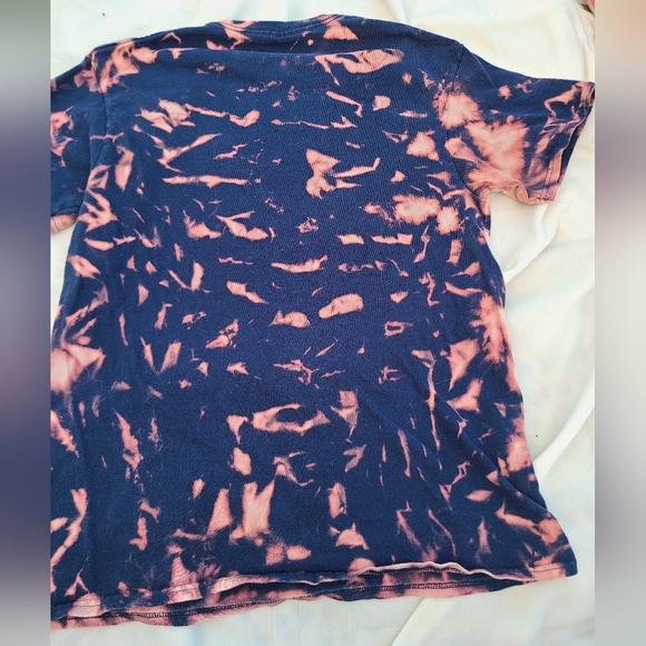 Hand acid washed dilly dilly shirt - Picture 4 of 4